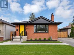 23 LLOYD MANOR ROAD Toronto, ON M9B 5H5
