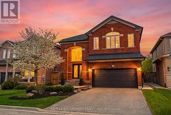 1379 LIVERPOOL STREET Oakville, ON L6M 4P1