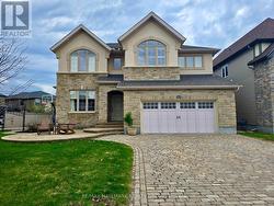 171 GRAINSTONE WAY  Ottawa, ON K2T 0H2