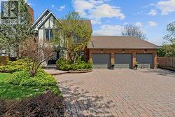 1345 DE PAPILLON PLACE Ottawa, ON K4A 1Y9