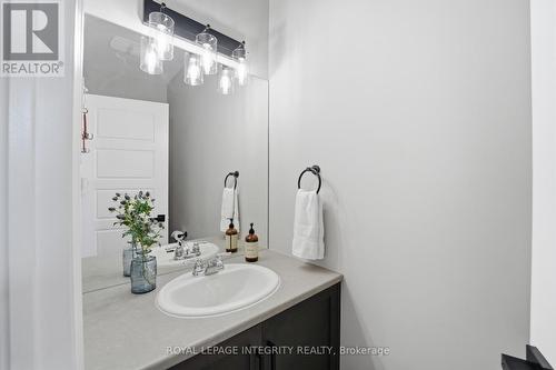 48 Code Crescent, Carleton Place, ON - Indoor Photo Showing Bathroom