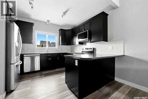 3636 Green Moss Lane, Regina, SK - Indoor Photo Showing Kitchen With Stainless Steel Kitchen With Upgraded Kitchen