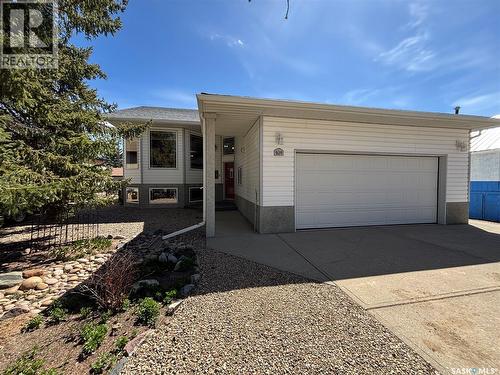 404 Herbert Street, Maple Creek, SK - Outdoor