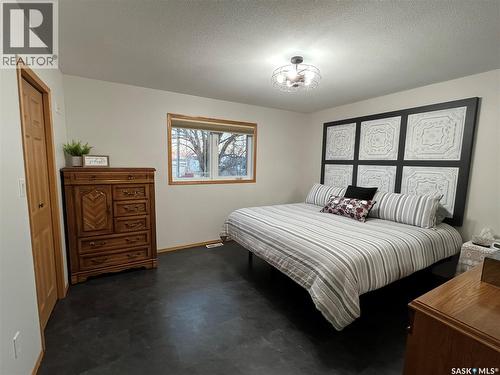 404 Herbert Street, Maple Creek, SK - Indoor Photo Showing Bedroom