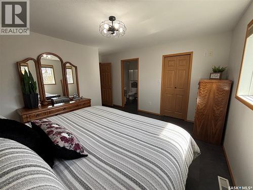 404 Herbert Street, Maple Creek, SK - Indoor Photo Showing Bedroom