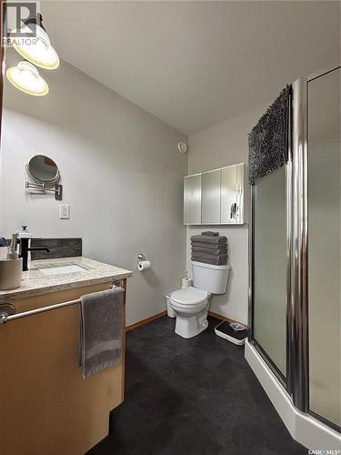 404 Herbert Street, Maple Creek, SK - Indoor Photo Showing Bathroom
