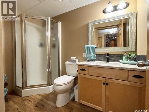 404 Herbert Street, Maple Creek, SK - Indoor Photo Showing Bathroom