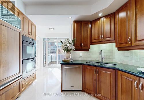 602 - 10 Bellair Street, Toronto, ON - Indoor Photo Showing Kitchen With Double Sink