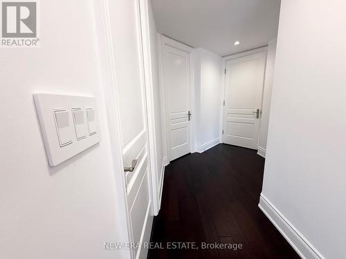 602 - 10 Bellair Street, Toronto, ON - Indoor Photo Showing Other Room