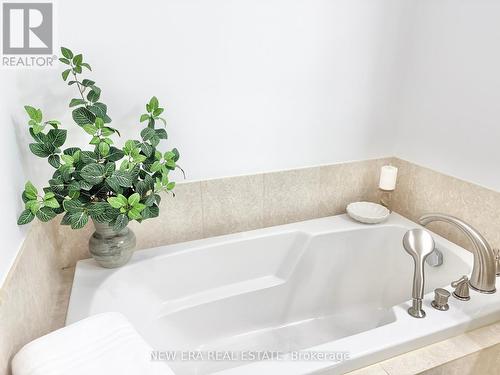 602 - 10 Bellair Street, Toronto, ON - Indoor Photo Showing Bathroom