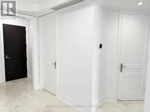 602 - 10 Bellair Street, Toronto, ON - Indoor Photo Showing Other Room