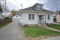 143 MUNROE AVENUE W Renfrew, ON K7V 3L2