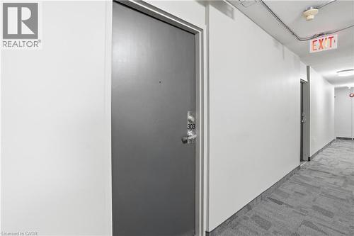 30 Summit Avenue Unit# 303, Hamilton, ON - Indoor Photo Showing Other Room