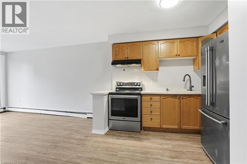 30 Summit Avenue Unit# 303, Hamilton, ON - Indoor Photo Showing Kitchen