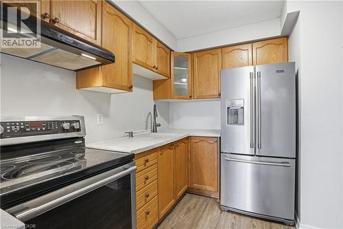 30 Summit Avenue Unit# 303, Hamilton, ON - Indoor Photo Showing Kitchen