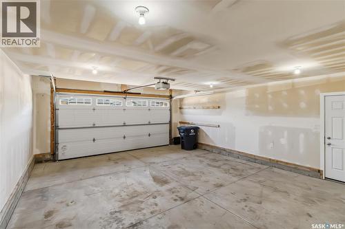 175 Gillies Lane, Saskatoon, SK - Indoor Photo Showing Garage