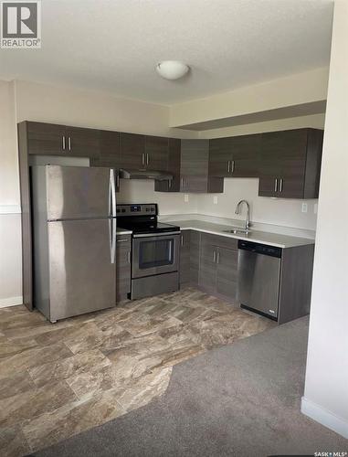 175 Gillies Lane, Saskatoon, SK - Indoor Photo Showing Kitchen With Stainless Steel Kitchen