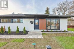 22 ARNPRIOR ROAD Toronto, ON M1K 5A6