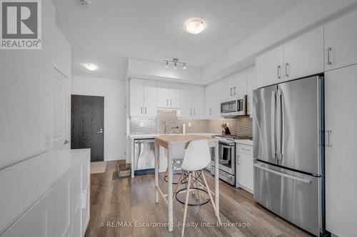 704 - 2007 James Street, Burlington (Brant), ON - Indoor Photo Showing Kitchen With Stainless Steel Kitchen