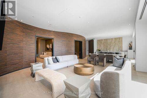 704 - 2007 James Street, Burlington (Brant), ON - Indoor
