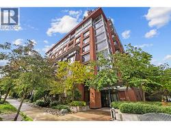 2389 SCOTIA STREET  Vancouver, BC V5T 0B2