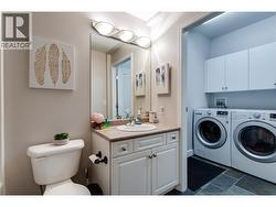 Main bathroom/laundry - 