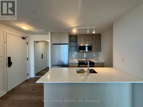 2075 Lakeshore Road, Burlington, ON - Indoor Photo Showing Kitchen