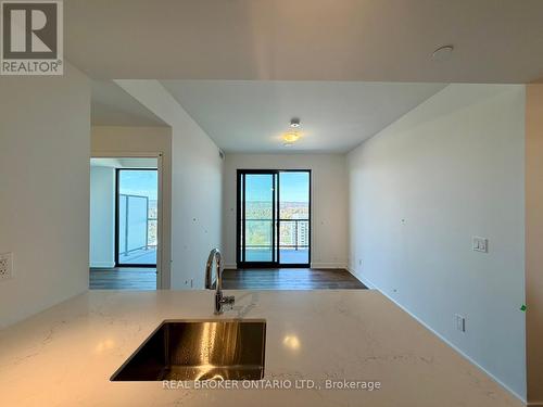 2075 Lakeshore Road, Burlington, ON - Indoor Photo Showing Other Room