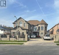 4 INDER HEIGHTS DRIVE Brampton, ON L6Z 3M4