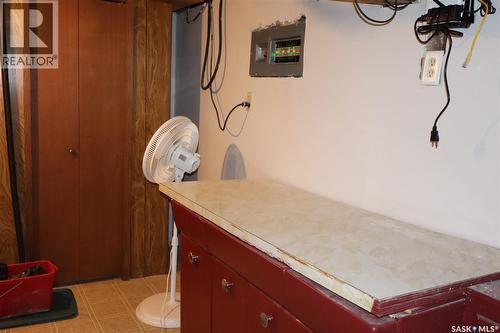 203 5Th Avenue W, Assiniboia, SK - Indoor