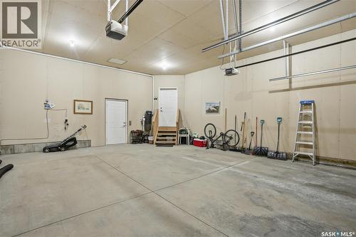 211 Trimble Lane, Saskatoon, SK - Indoor Photo Showing Garage