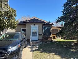 906 WELDON AVENUE  Saskatoon, SK S7M 2V6