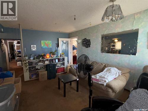 906 Weldon Avenue, Saskatoon, SK - Indoor