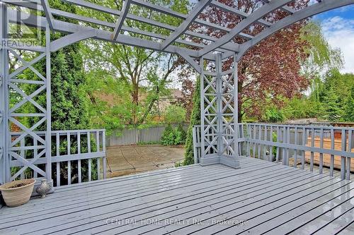18 Mayvern Crescent, Richmond Hill, ON - Outdoor