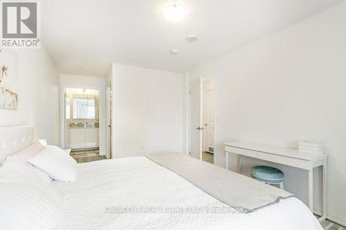 Th101 - 99 Eagle Rock Way, Vaughan, ON - Indoor Photo Showing Bedroom