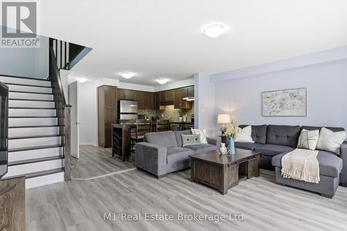 75 Arlington Crescent, Guelph (Pineridge/Westminster Woods), ON - Indoor Photo Showing Living Room