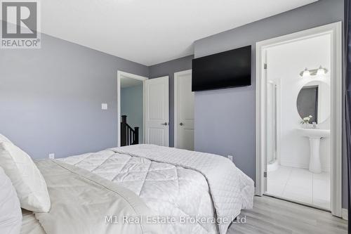 75 Arlington Crescent, Guelph (Pineridge/Westminster Woods), ON - Indoor Photo Showing Bedroom