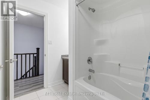 75 Arlington Crescent, Guelph (Pineridge/Westminster Woods), ON - Indoor Photo Showing Bathroom