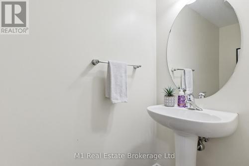 75 Arlington Crescent, Guelph (Pineridge/Westminster Woods), ON - Indoor Photo Showing Bathroom