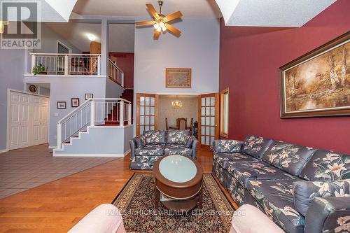 224 Thomas Street, Deep River, ON - Indoor Photo Showing Living Room