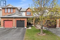 11 BINBURY WAY  Ottawa, ON K1T 4B7