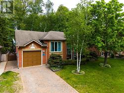 15 BRILLINGER DRIVE Wasaga Beach, ON L9Z 1L4