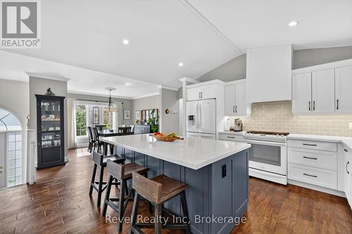 87 Trout Lane, Tiny, ON - Indoor Photo Showing Kitchen With Upgraded Kitchen