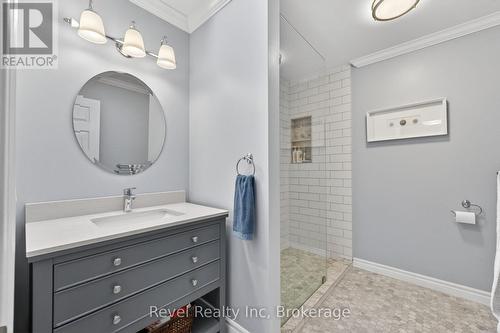 87 Trout Lane, Tiny, ON - Indoor Photo Showing Bathroom