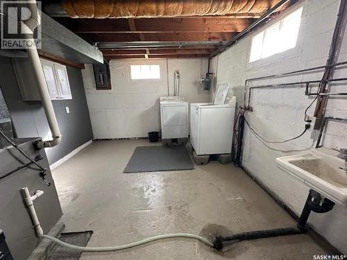 16 Mcculloch Street, Fillmore, SK - Indoor Photo Showing Laundry Room