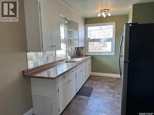 16 Mcculloch Street, Fillmore, SK - Indoor Photo Showing Kitchen With Double Sink