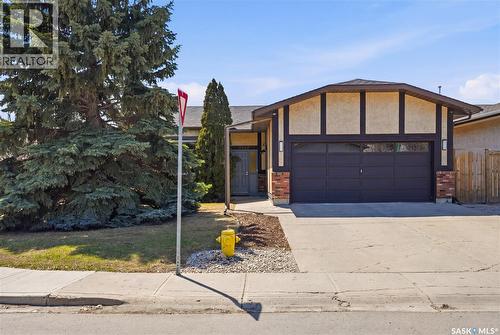 6547 Hird Crescent, Regina, SK - Outdoor