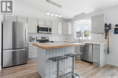 6547 Hird Crescent, Regina, SK - Indoor Photo Showing Kitchen With Stainless Steel Kitchen With Upgraded Kitchen