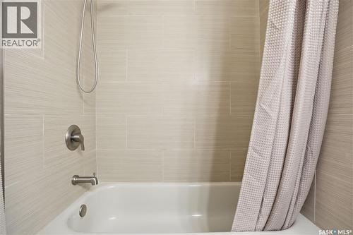 6547 Hird Crescent, Regina, SK - Indoor Photo Showing Bathroom