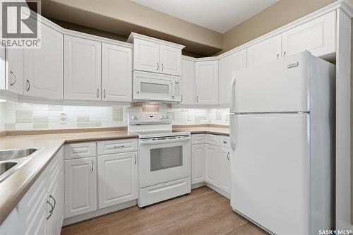 113 110 Armistice Way, Saskatoon, SK - Indoor Photo Showing Kitchen